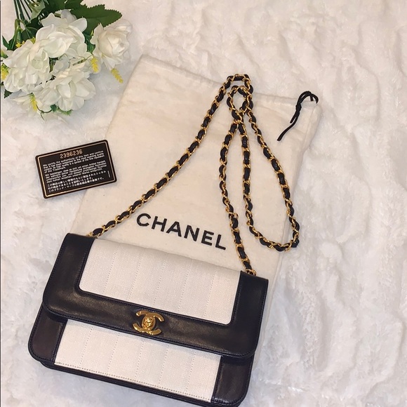 CHANEL Handbags - Chanel Flap Bag
